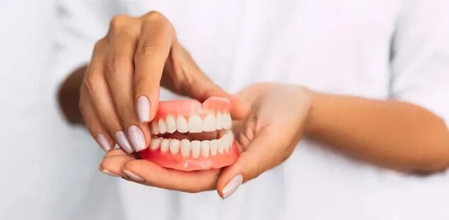 How to Choose the Right Dentures for You