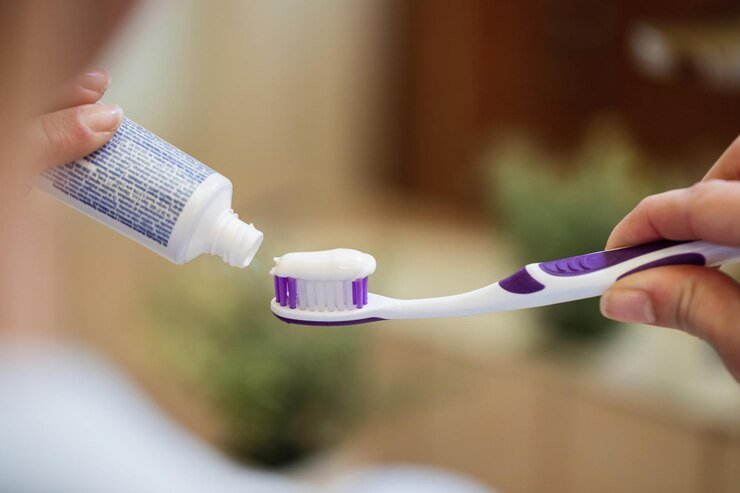 How to Choose the Right Toothbrush and Toothpaste?